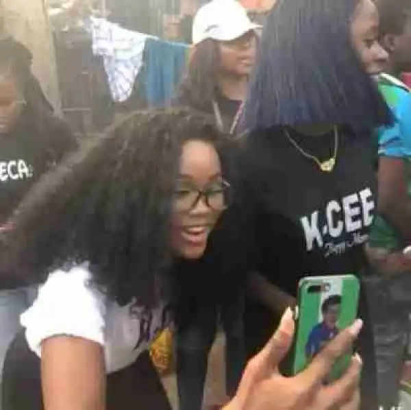 Ex-BBNaija Housemates, Cee-C & Khloe Hang Out With Kids In Makoko Slum In Lagos (Photos)